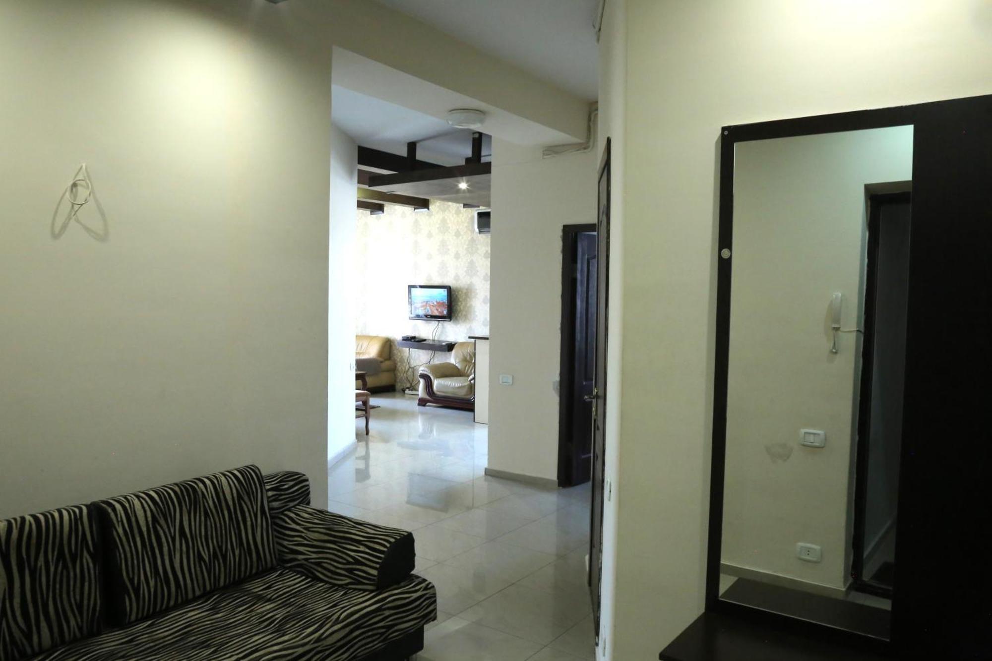 Rent Inn Yerevan On Sakharov Square 외부 사진