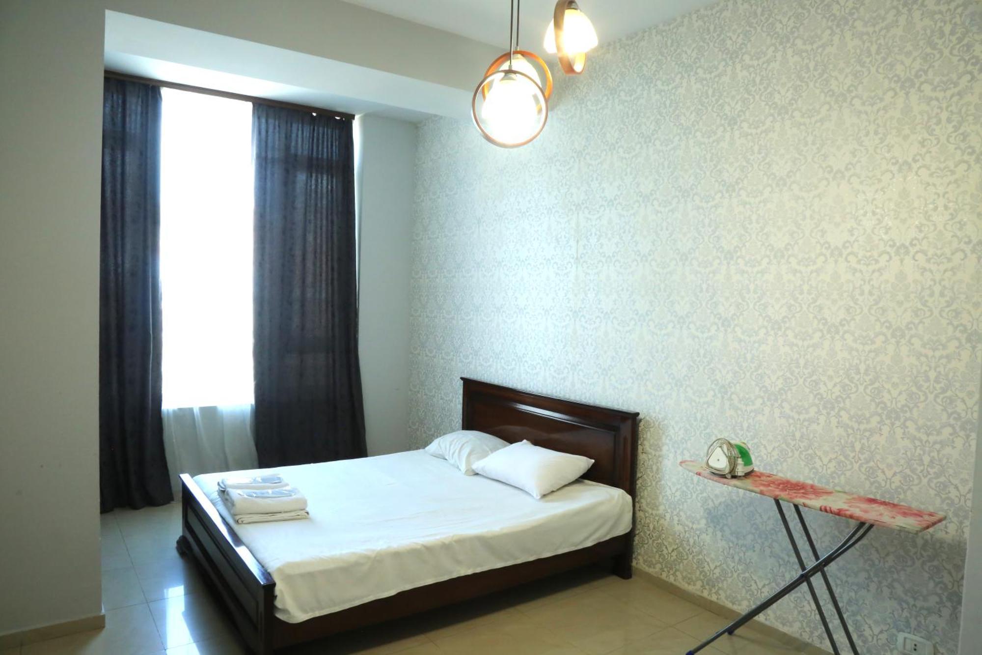 Rent Inn Yerevan On Sakharov Square 외부 사진
