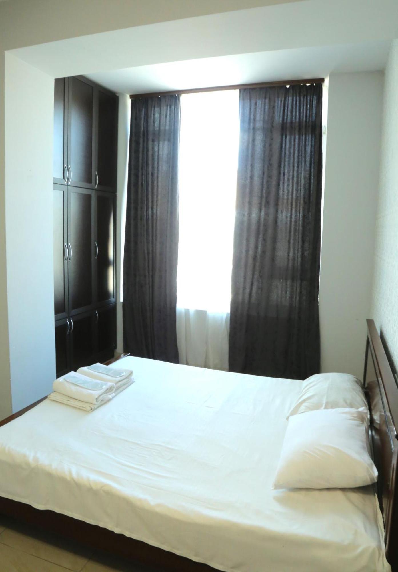 Rent Inn Yerevan On Sakharov Square 외부 사진