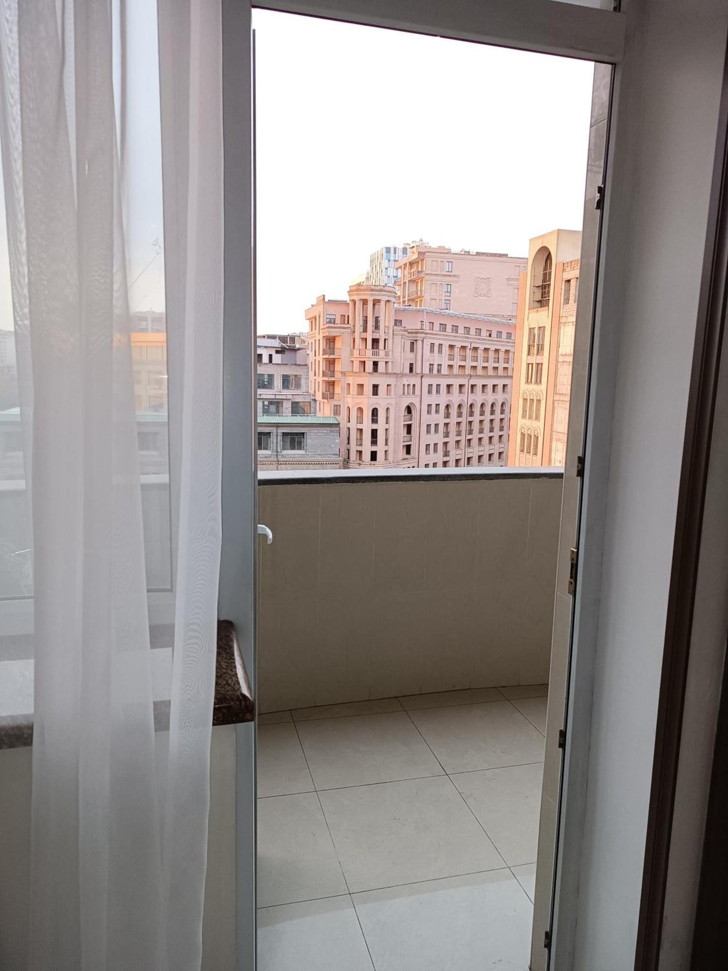 Rent Inn Yerevan On Sakharov Square 외부 사진