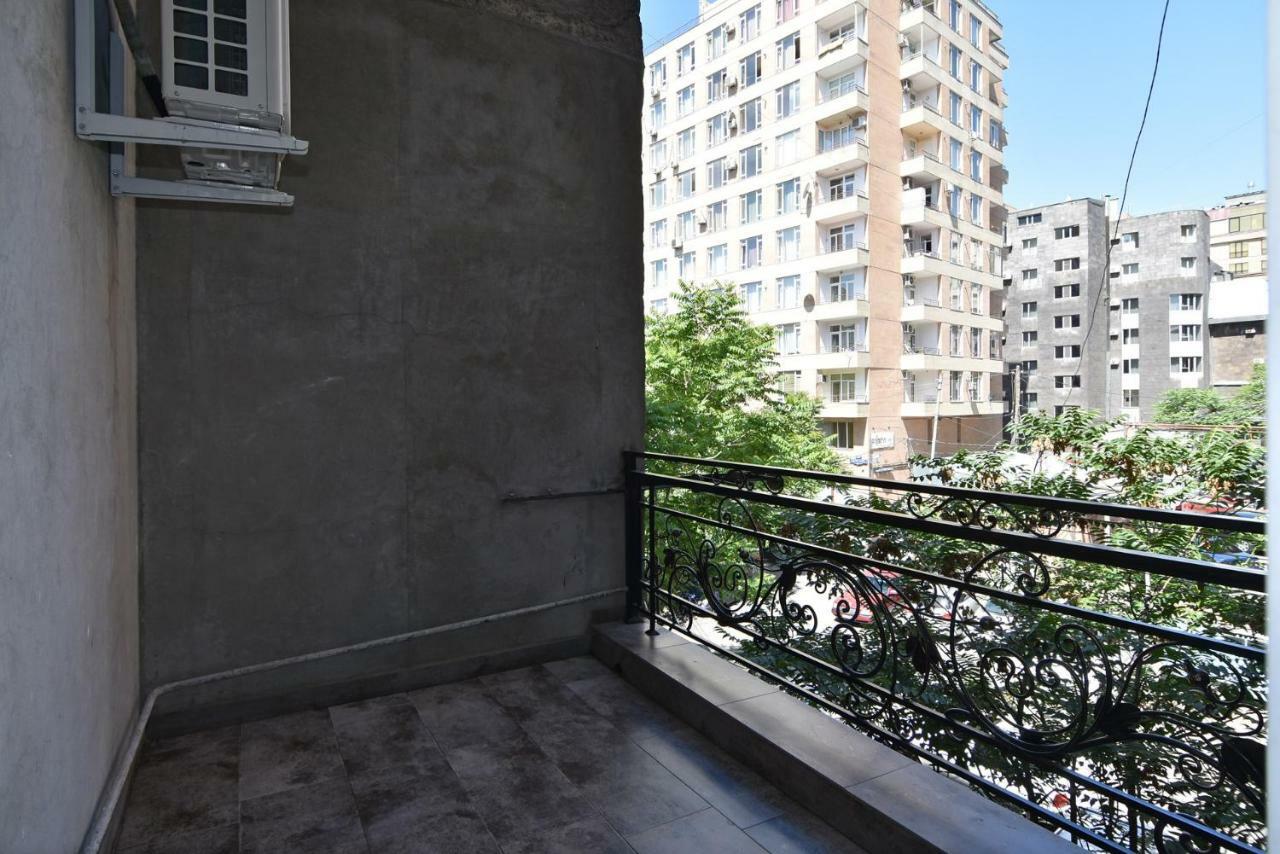 Rent Inn Yerevan On Sakharov Square 외부 사진